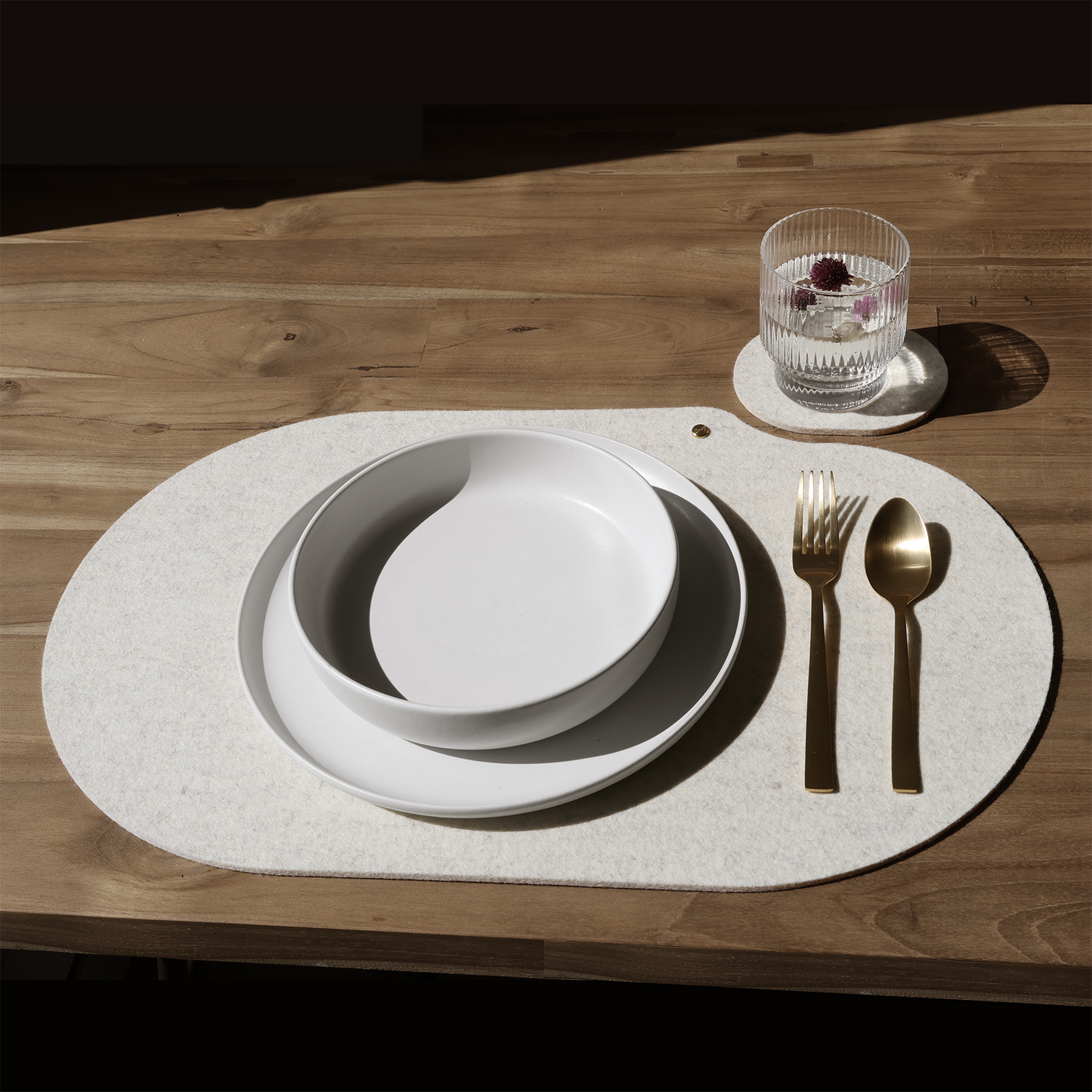Napperon en feutre de laine mérinos 5mm | Art de la table minimaliste | MATT™