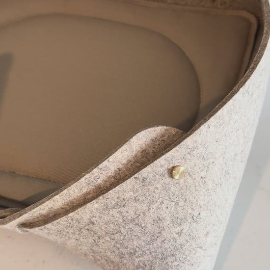 See how our minimalist insert fits perfectly inside the MATT™ pet bed.